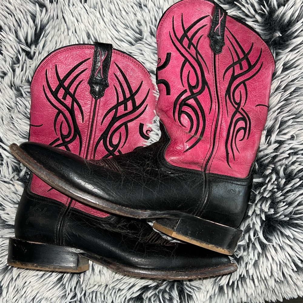 TWISTED X “WHY” pink & black men’s boots!